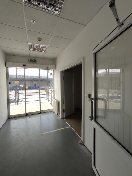 SKLADY / HALY / výrobné priestory v RAČI na prenájom, s možnosťou kancelárií