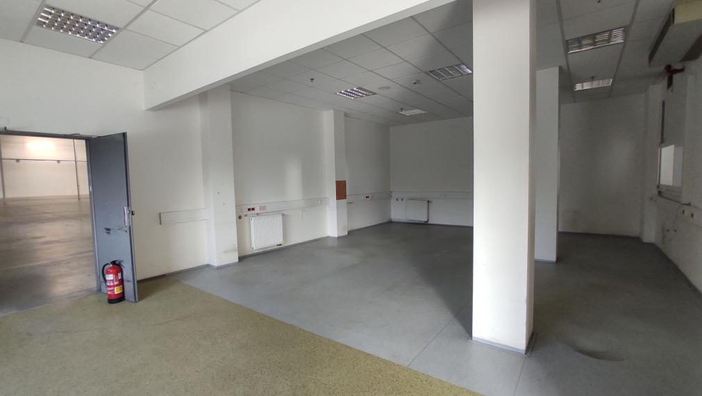 SKLADY / HALY / výrobné priestory v RAČI 1.200-5.500m2 na prenájom, s možnosťou kancelárií