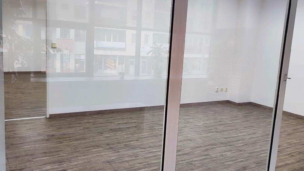 Novo rekonštruované priestory v centre Malaciek na prenajom 