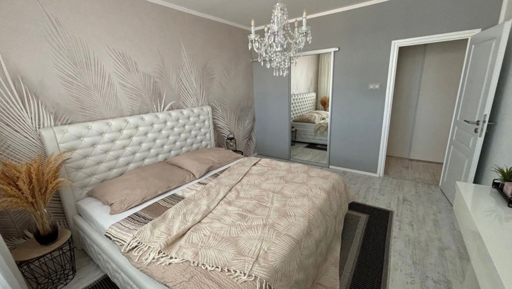 Na prenájom kompletne zariadený a zrekonštruovaný 2-izbový byt na Hodálovej ulici v Karlovej Vsi TOP