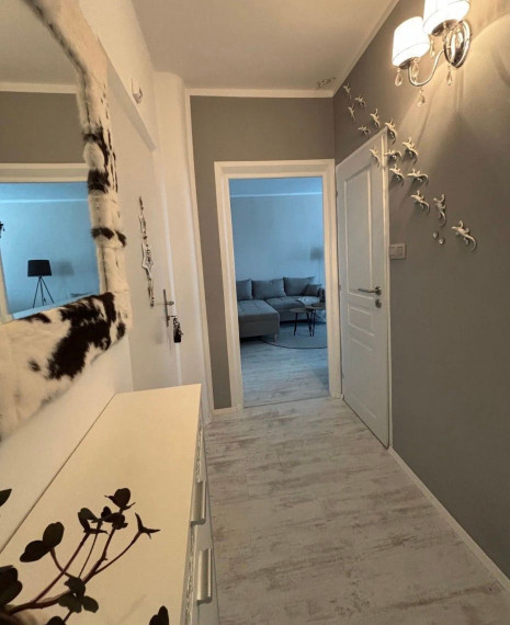 Na prenájom kompletne zariadený a zrekonštruovaný 2-izbový byt na Hodálovej ulici v Karlovej Vsi TOP