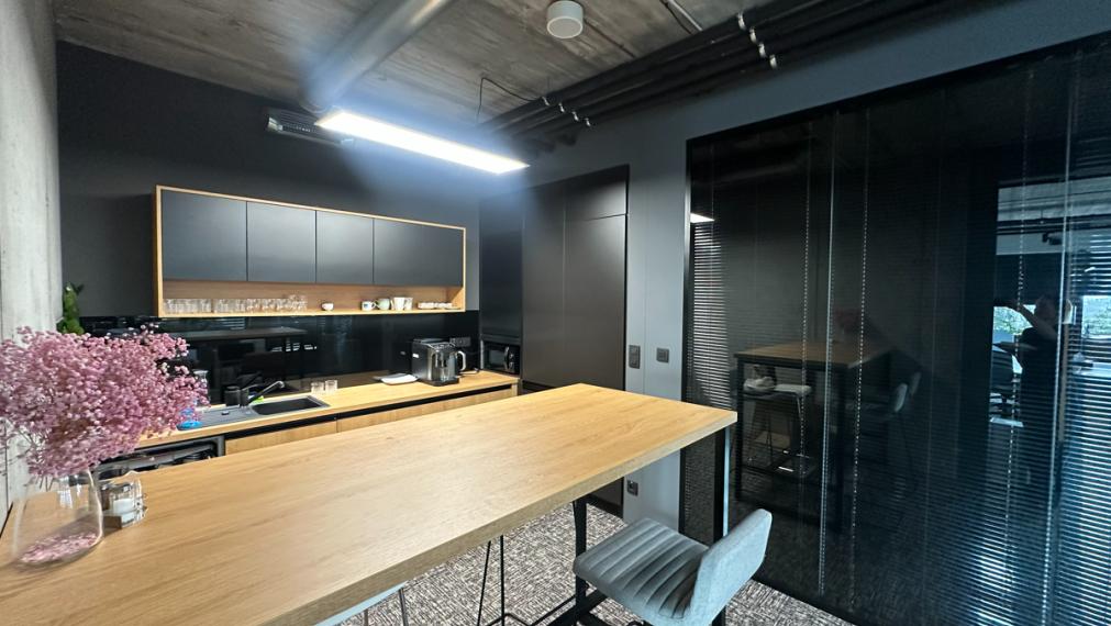 Exkluzívne 145m2 administratívne priestory s panoramatickou terasou 116m2