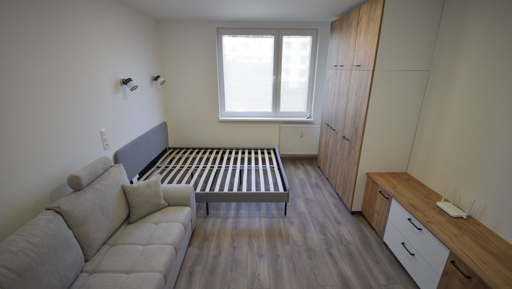 Na prenájom zariadený 2-izbový byt po kompletnej rekonštrukcii - Galanta