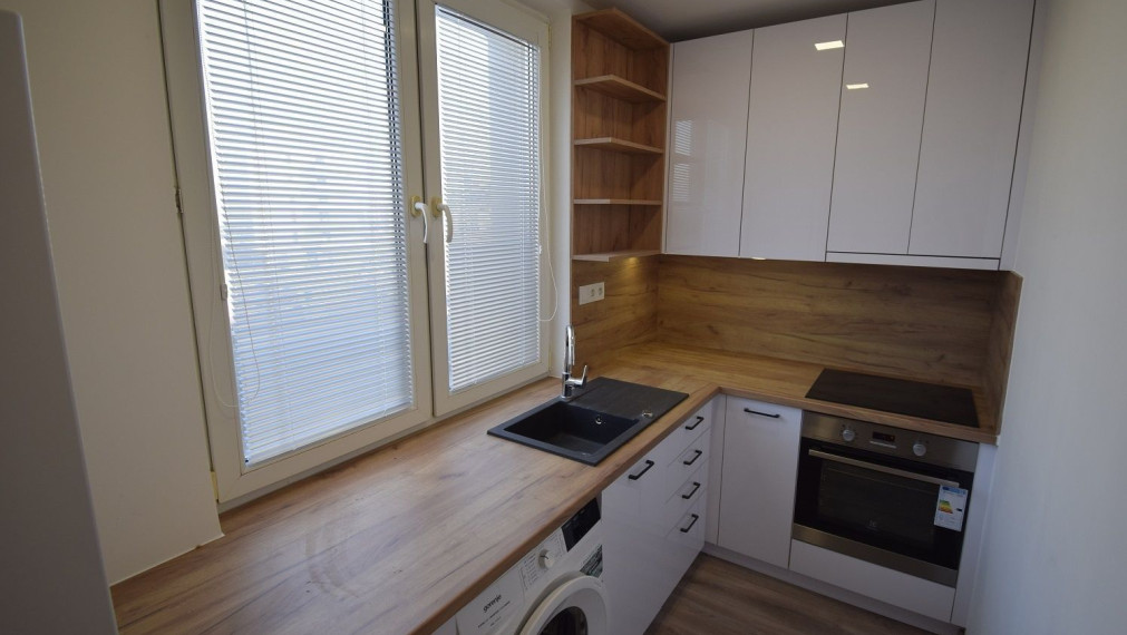 Na prenájom zariadený 2-izbový byt po kompletnej rekonštrukcii - Galanta