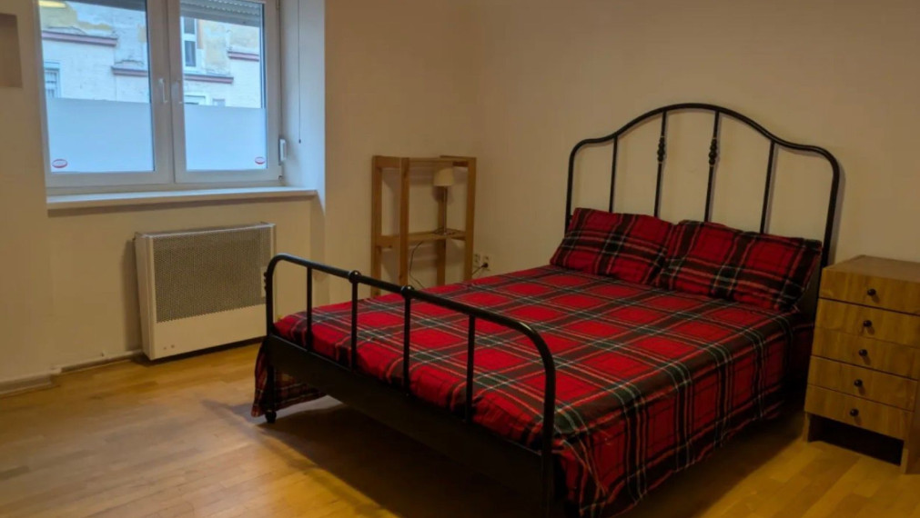 Na prenajom 4-izbový byt priamo v centre Starého mesta Bratislavy TOP