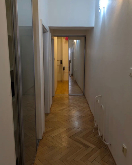 Na prenajom 4-izbový byt priamo v centre Starého mesta Bratislavy TOP