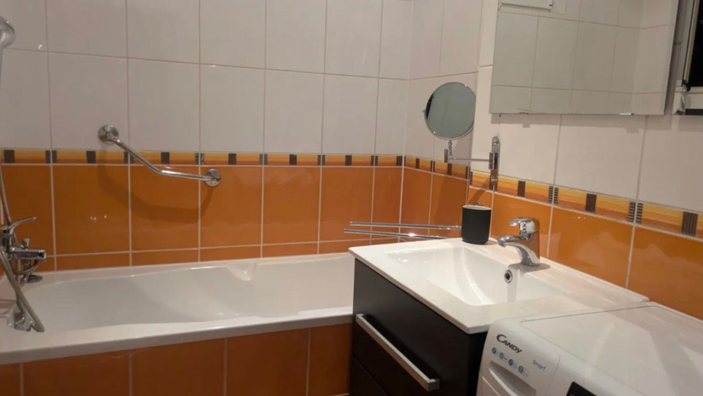 Na prenajom 4-izbový byt priamo v centre Starého mesta Bratislavy TOP