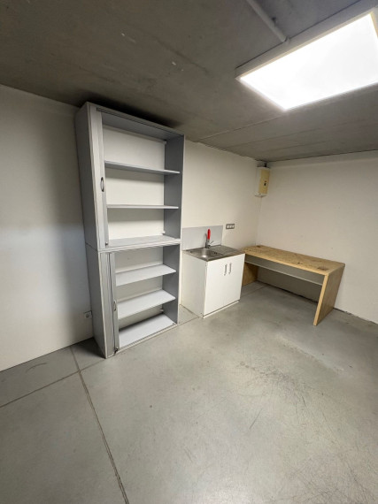 Na prenájom moderný skladový priestor v polyfunkčnom areáli vo výmere 196,9 m2 