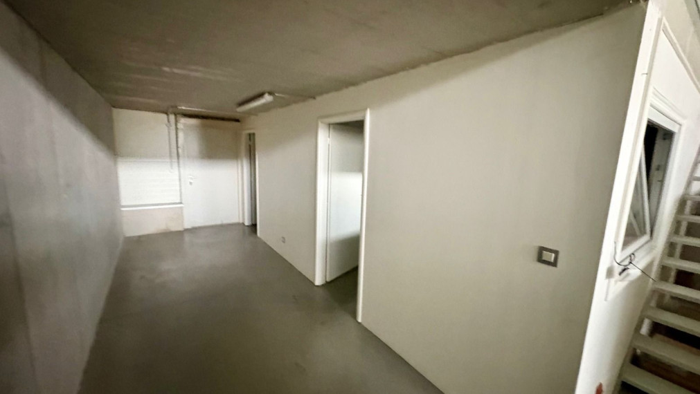 Na prenájom moderný skladový priestor v polyfunkčnom areáli vo výmere 196,9 m2 