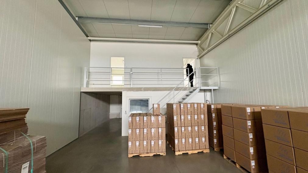 Na prenájom moderný skladový priestor v polyfunkčnom areáli vo výmere 196,9 m2 