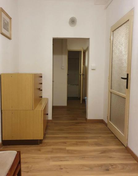 Na prenájom veľký 1-izbový byt v Ružinove na Zálužickej ulici TOP