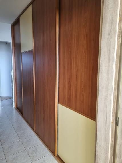 Na predaj 3-izbový byt v centre Stupavy