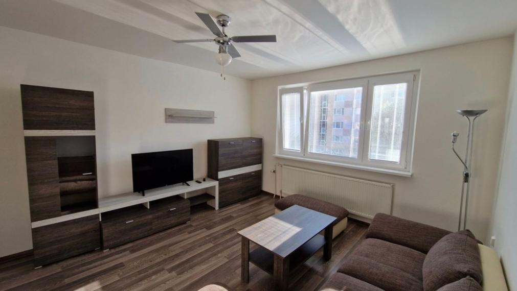 Na predaj priestranný 4-izbový byt - Bratislava V TOP