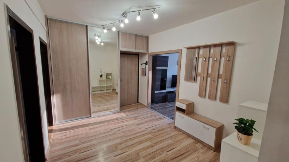 Na predaj priestranný 4-izbový byt - Bratislava V TOP