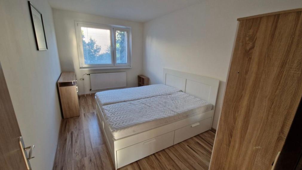 Na predaj priestranný 4-izbový byt - Bratislava V TOP