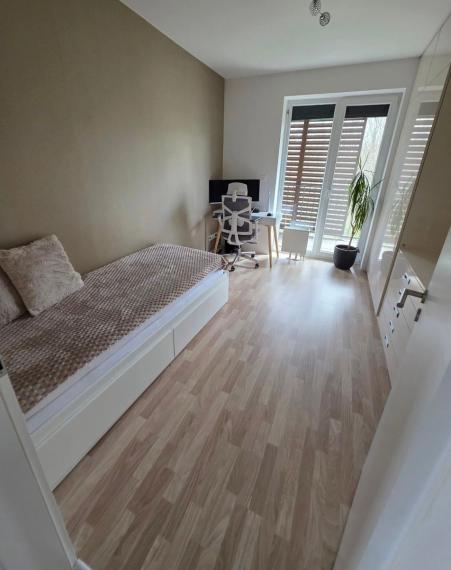 Na prenájom priestranný, svetlý a kompletne zariadený 3-izbový byt - Bratislava V TOP