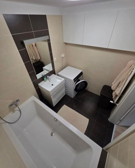 Na prenájom priestranný, svetlý a kompletne zariadený 3-izbový byt - Bratislava V TOP