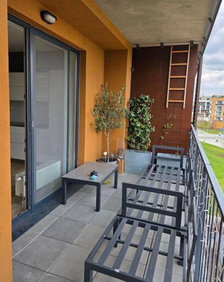 Na prenájom priestranný, svetlý a kompletne zariadený 3-izbový byt - Bratislava V TOP