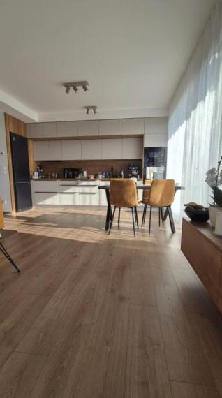 Na predaj výnimočný, kompletne zariadený 4-izbový byt - Bratislava V TOP