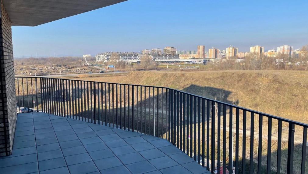 Na prenájom nový plne zariadený 2-izbový byt s veľkou terasou - Bratislava V TOP