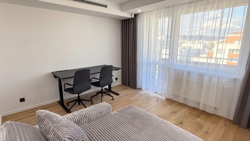 Výnimočný 4-izbový byt s technickou miestnosťou a komorou na predaj,  Bratislava III TOP