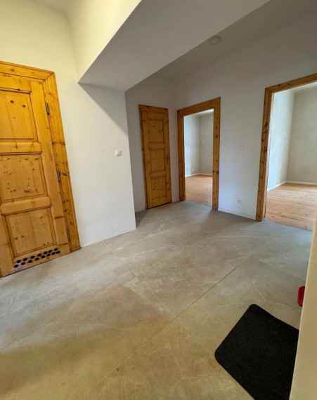 Na predaj nadštandardne zrekonštruovaný a zreštaurovaný 3-izbový byt - Bratislava III TOP