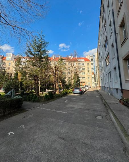 Na predaj nadštandardne zrekonštruovaný a zreštaurovaný 3-izbový byt - Bratislava III TOP