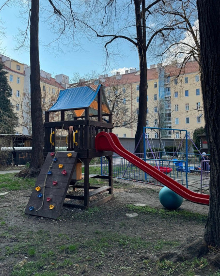 Na predaj nadštandardne zrekonštruovaný a zreštaurovaný 3-izbový byt - Bratislava III TOP