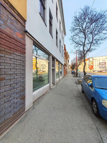 Na prenájom atraktívny obchodný priestor - ul. Šancova, Bratislava I