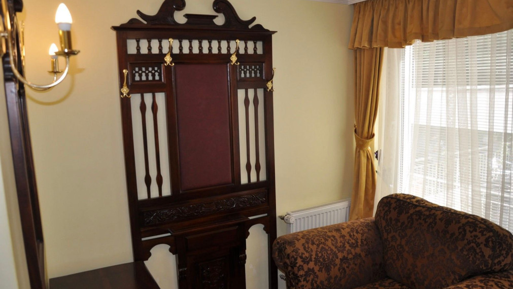 Na prenájom elegantný klimatizovaný 4-izbový byt - Bratislava I TOP