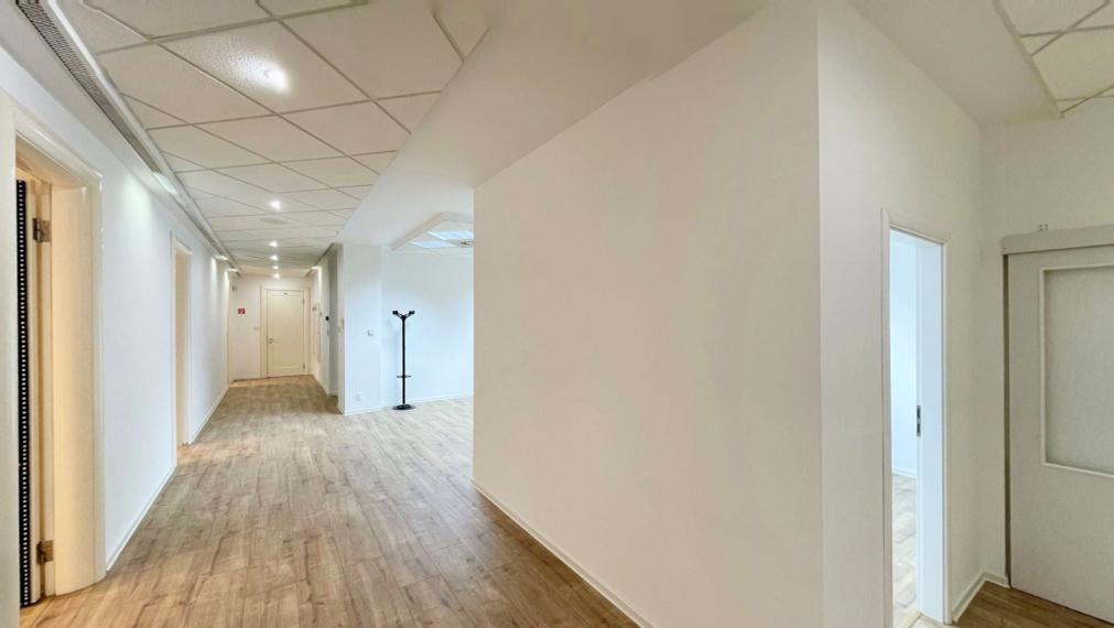 Na prenájom priestranné kancelárske priestory - Bratislava I