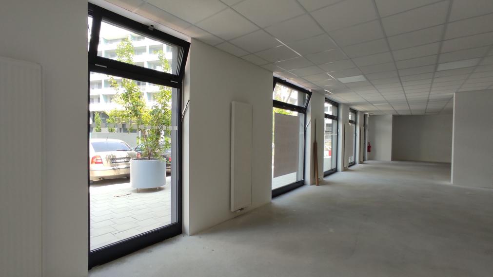 PRENÁJOM obchodný priestor v komplexe NUPPU s 2 parkovacími miestami, 165,89m2