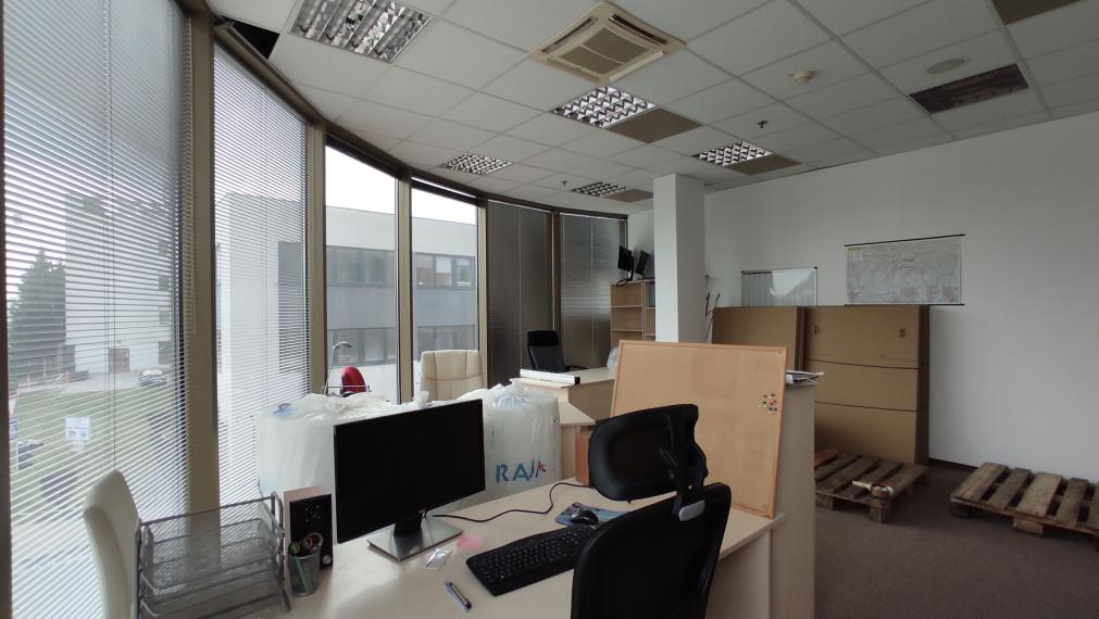 Lukratívny svetlý priestor s preskleným výkladom, Vienna Gate, Kopčianska-Petržalka