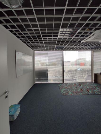 Reprezentatívny priestor 232,96m2 s presklenými výkladmi, Vienna Gate, Kopčianska-Petržalka