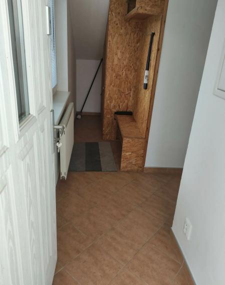 Na prenájom 2-izbový byt na prízemí, Bratislava II TOP