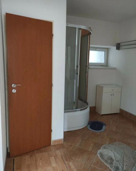 Na prenájom 2-izbový byt na prízemí, Bratislava II TOP