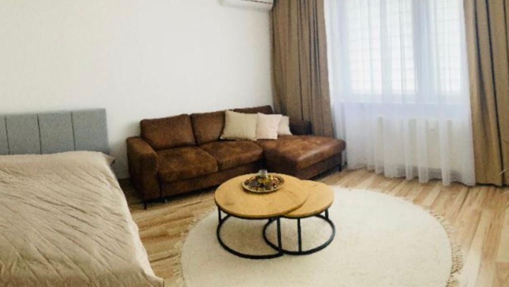  Na dlhodobý prenájom 1-izbový svetlý byt v Petržalke TOP