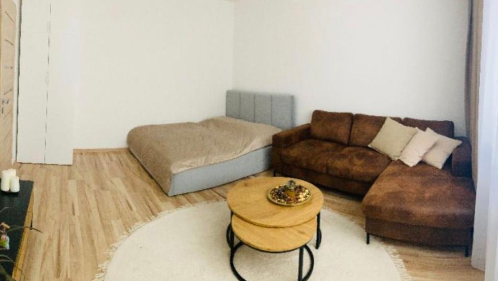  Na dlhodobý prenájom 1-izbový svetlý byt v Petržalke TOP