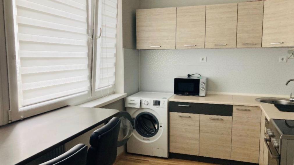  Na dlhodobý prenájom 1-izbový svetlý byt v Petržalke TOP