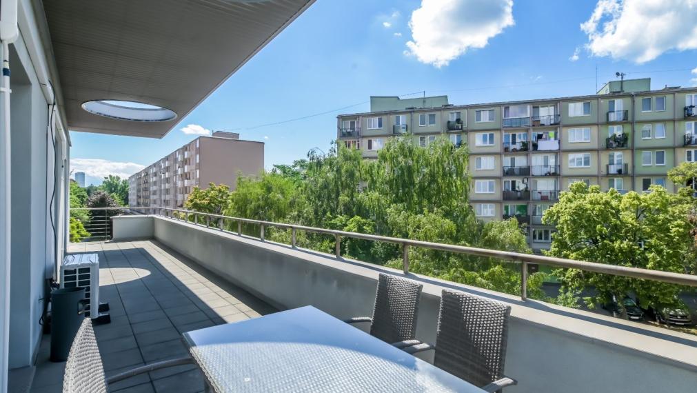 Reprezentatívna polyfunkčná budova so skladom a parkovaním v atraktívnej lokalite, Bratislava - Nové Mesto
