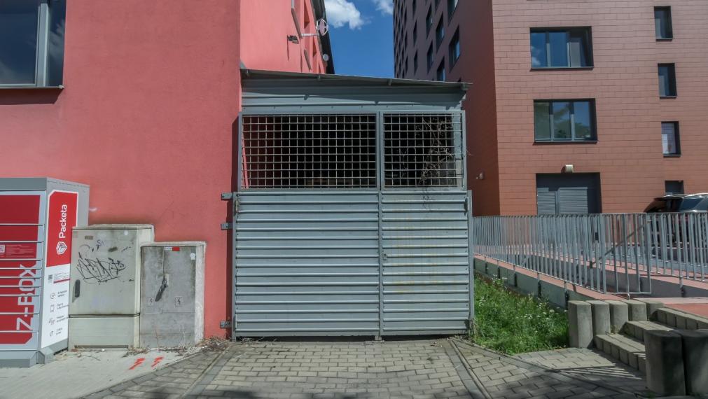 Reprezentatívna polyfunkčná budova so skladom a parkovaním v atraktívnej lokalite, Bratislava - Nové Mesto