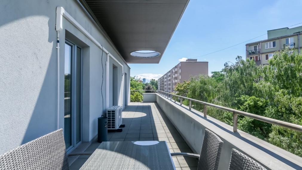 Reprezentatívna polyfunkčná budova so skladom a parkovaním v atraktívnej lokalite, Bratislava - Nové Mesto TOP