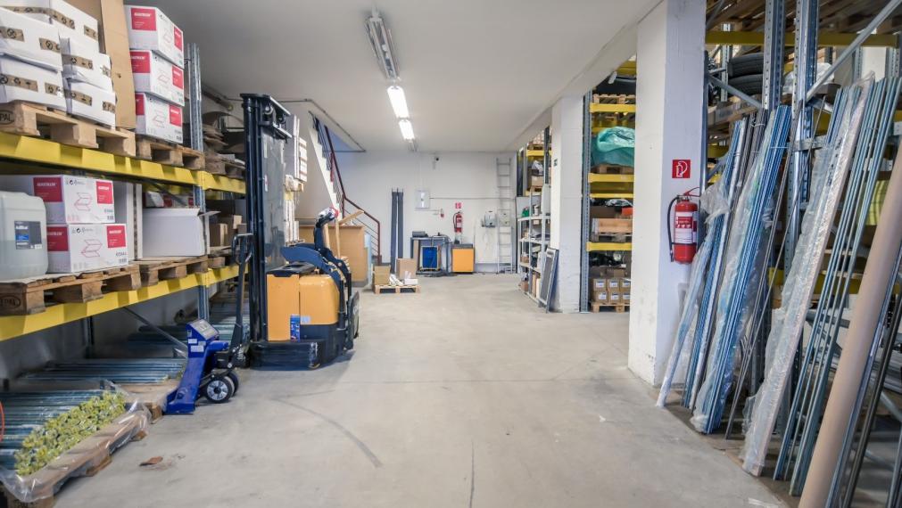 Reprezentatívna polyfunkčná budova so skladom a parkovaním v atraktívnej lokalite, Bratislava - Nové Mesto TOP