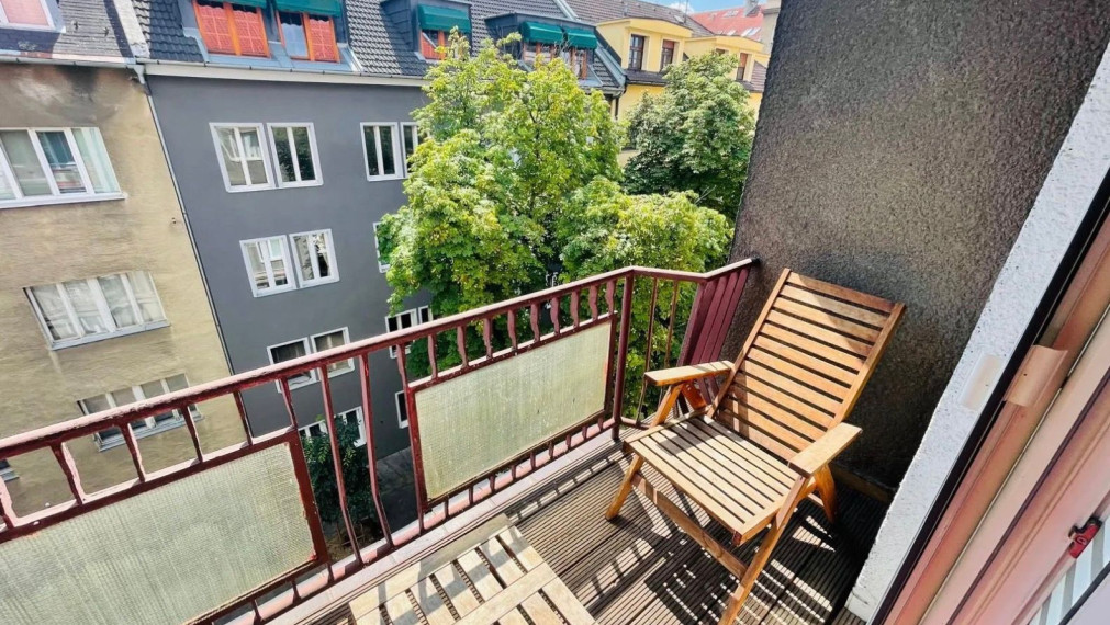 Na prenájom krásny slnečný 2-izbový byt v centre Bratislavy TOP