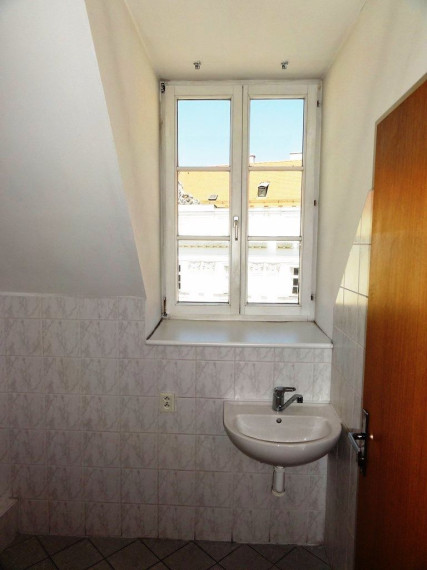 Podkrovný / kancelársky priestor s krásnym výhľadom na prenájom, Bratislava I 