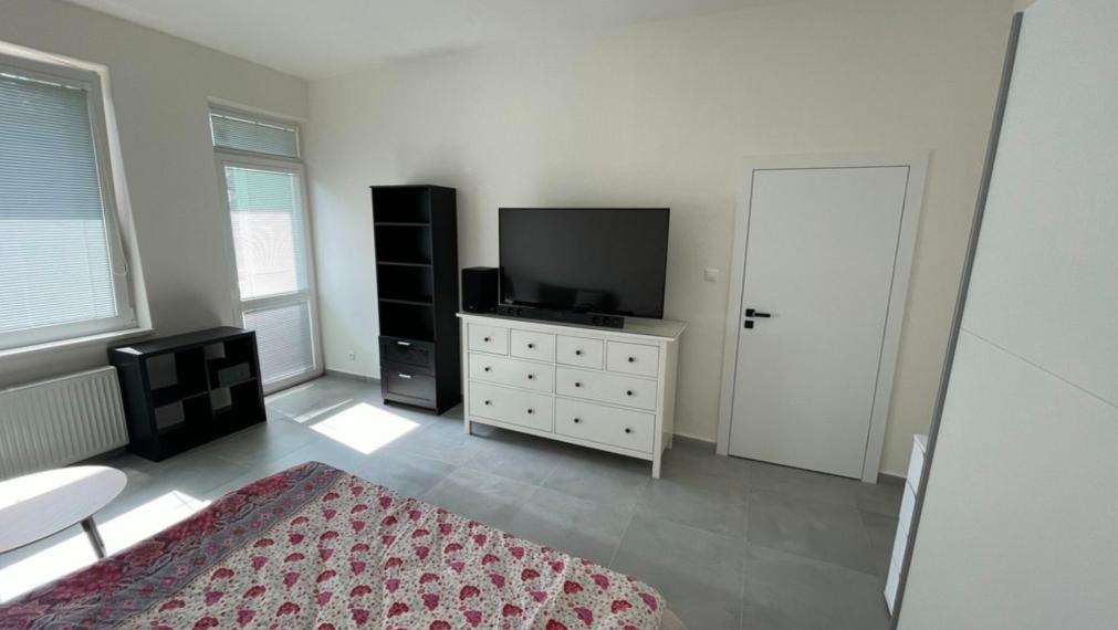 Na prenájom DOG FRIENDLY a kompletne zariadený 1-izbový byt v Rači TOP