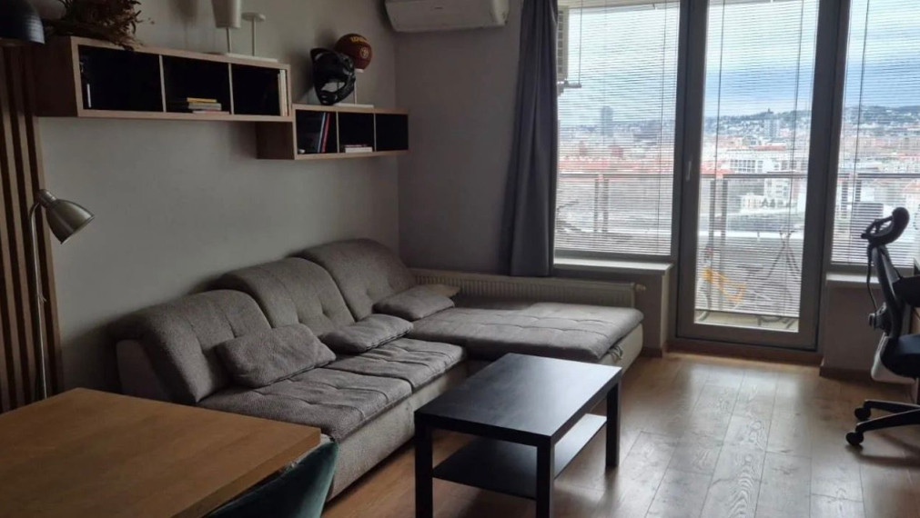 Na prenájom štýlový a moderne zariadený 2-izbový byt na Bajkalskej 