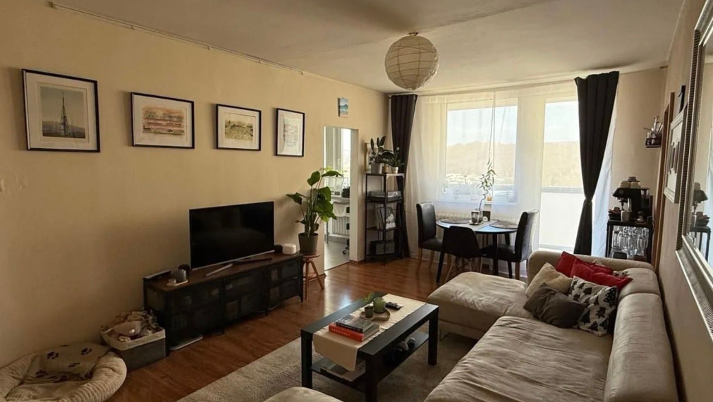 Na prenájom priestranný a svetlý 3-izbový byt v obľúbenej lokalite Bratislava IV TOP