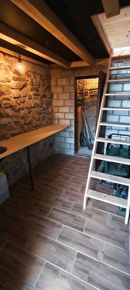 Na predaj unikátna útulná chata na okraji lesa – Malé Karpaty TOP