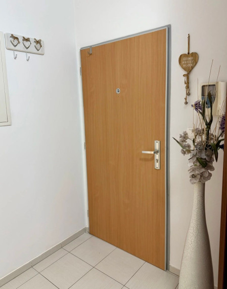 Na dlhodobý prenájom príjemný 2-izbový byt v projekte Vinohradis na Kolibe, Bratislava III TOP 